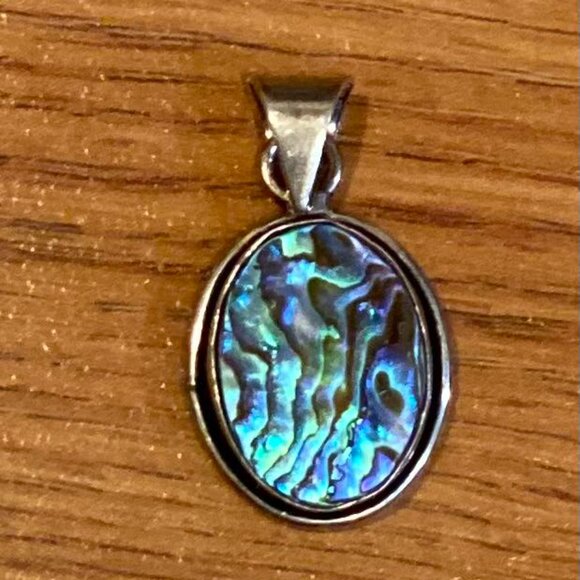 Natural Handmade Abalone Rainbow Pearl Gemstone Pendant. - Picture 3 of 6